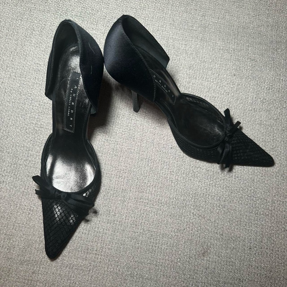 laundry by shelli segal vintage lace bow heels 
size 5.5